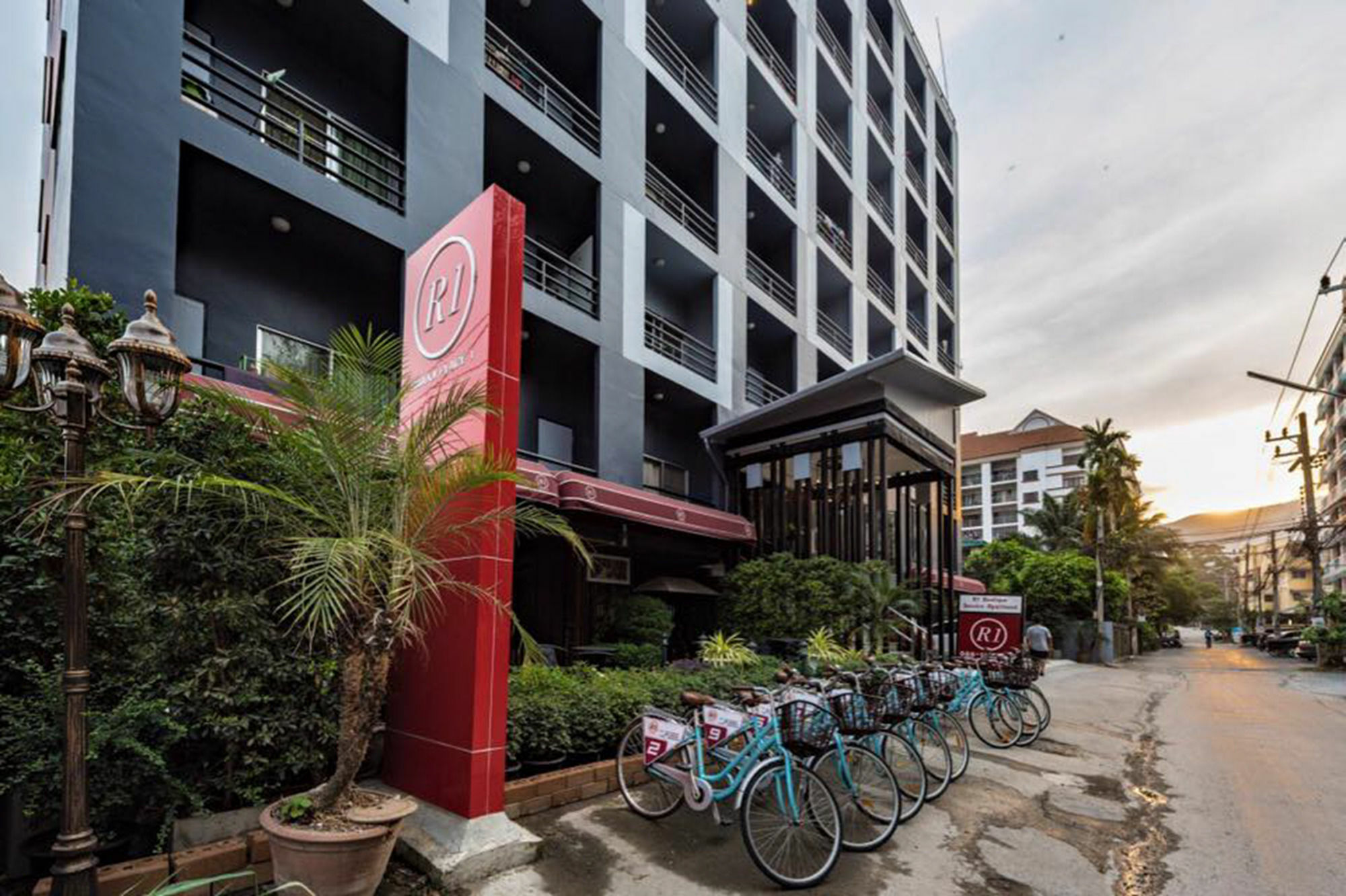 R1 Nimman Hotel Chiangmai Чиангмай Экстерьер фото